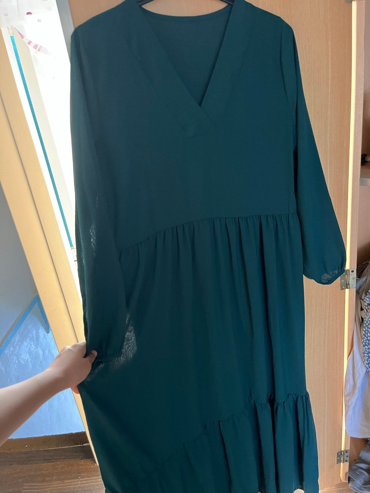 Donkergroene maxi jurk met lange mouwen, Maat 38/40 (M), Ophalen of Verzenden, Zo goed als nieuw, Onder de knie