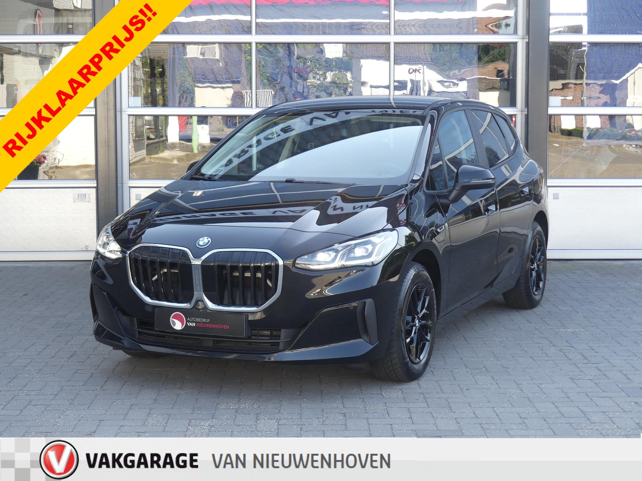 BMW 2-serie Active Tourer 225e xDrive *t/m 10de bouwjaar gar, Automaat, Gebruikt, 150 min, Zwart