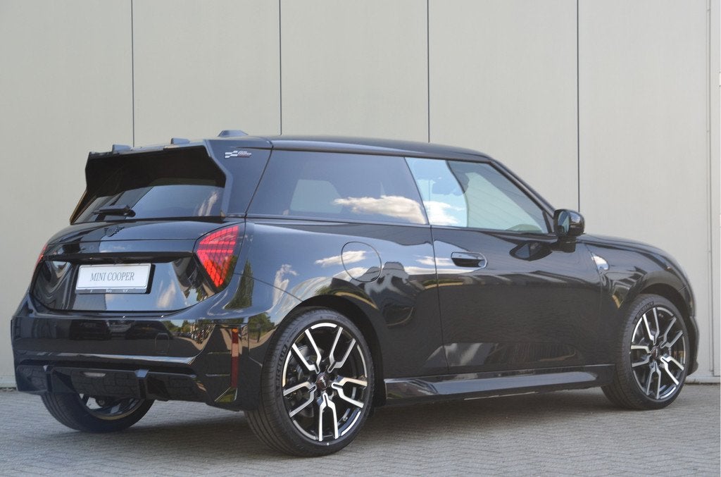 MINI Hatchback Cooper E / JCW / Pakket XL / 18 inch JCW Lap, Stof, Huisgarantie, Met garantie (alle), 4 stoelen