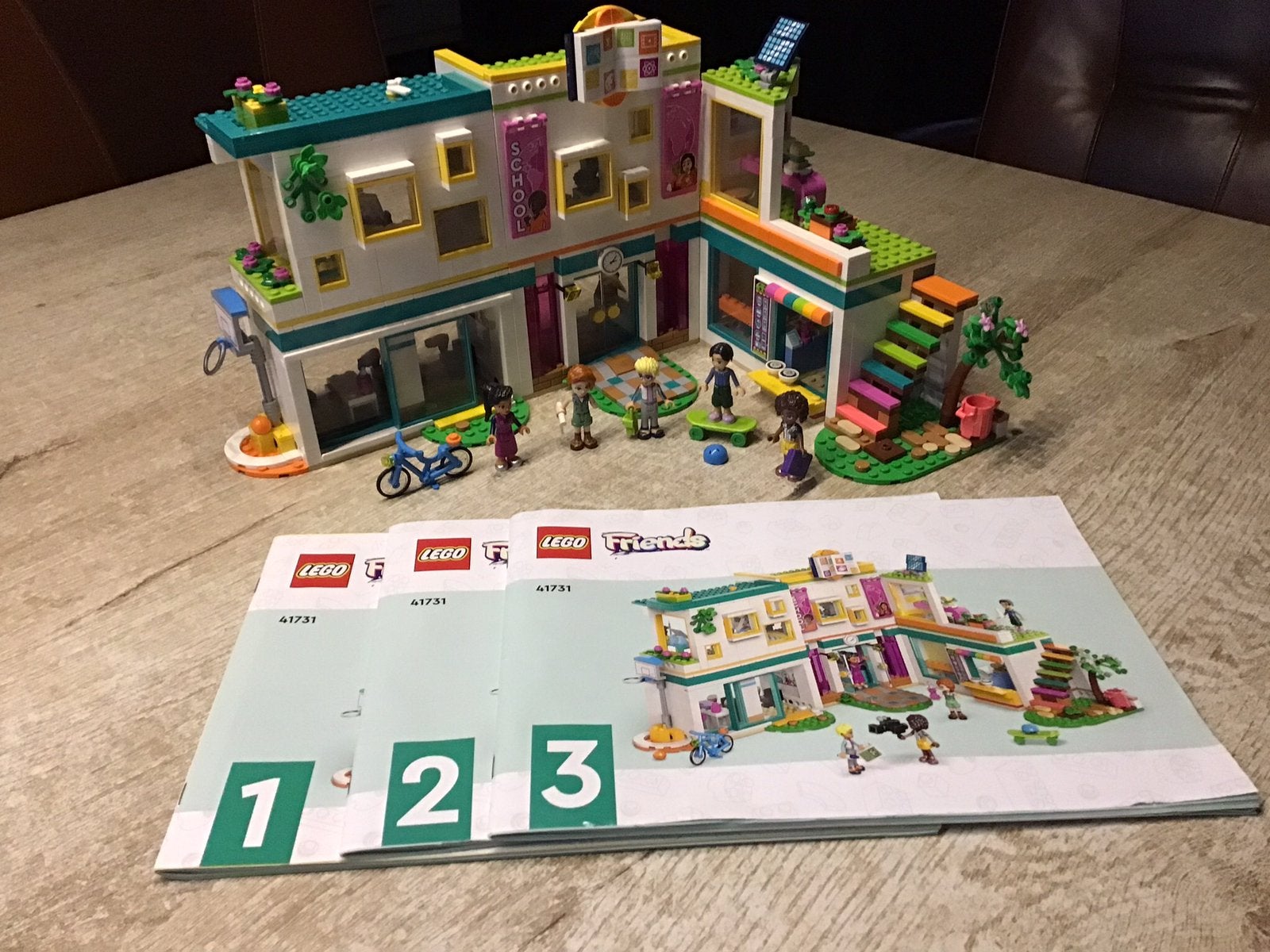 Lego friends internationale school 41731, Kinderen en Baby's, Ophalen of Verzenden, Zo goed als nieuw