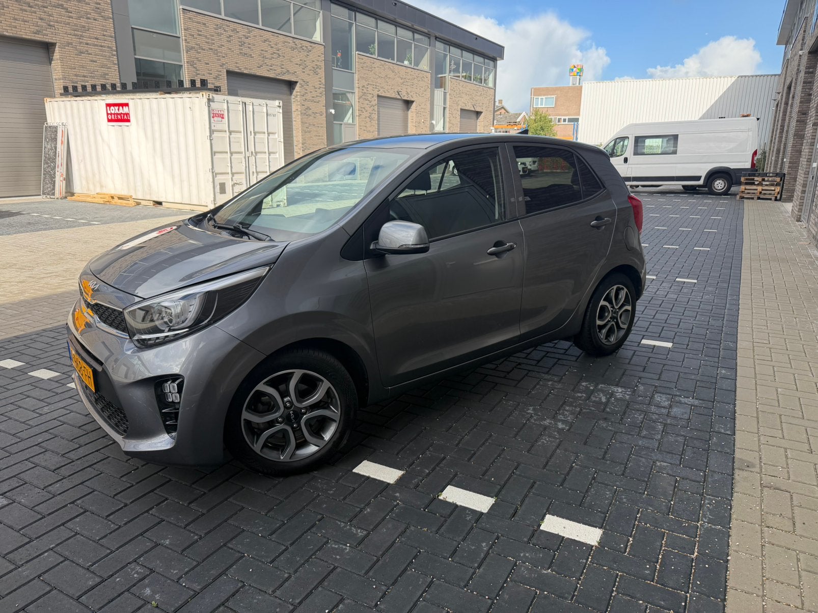 Kia Picanto 1.0 DPi AMT 67pk 2023 Grijs NAP Dealer onderhoud, Voorwielaandrijving, Dealer onderhouden, Stof, 4 stoelen
