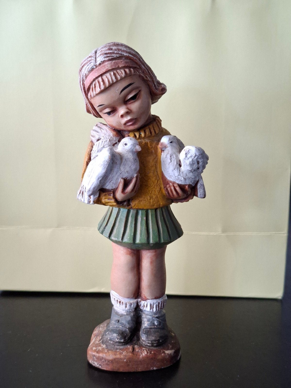Vintage beeldje meisje met duiven - Reja Zio, Ophalen of Verzenden