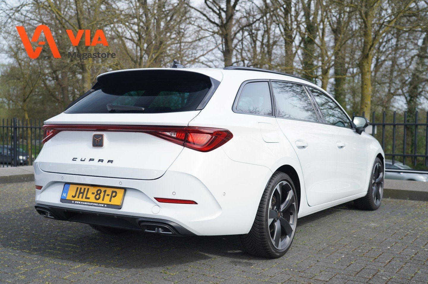 CUPRA Leon 2.0 TSI Sportstourer 190PK | Camera | Stoel + Stu, 15 km/l, Leon, Leder en Stof, Wit