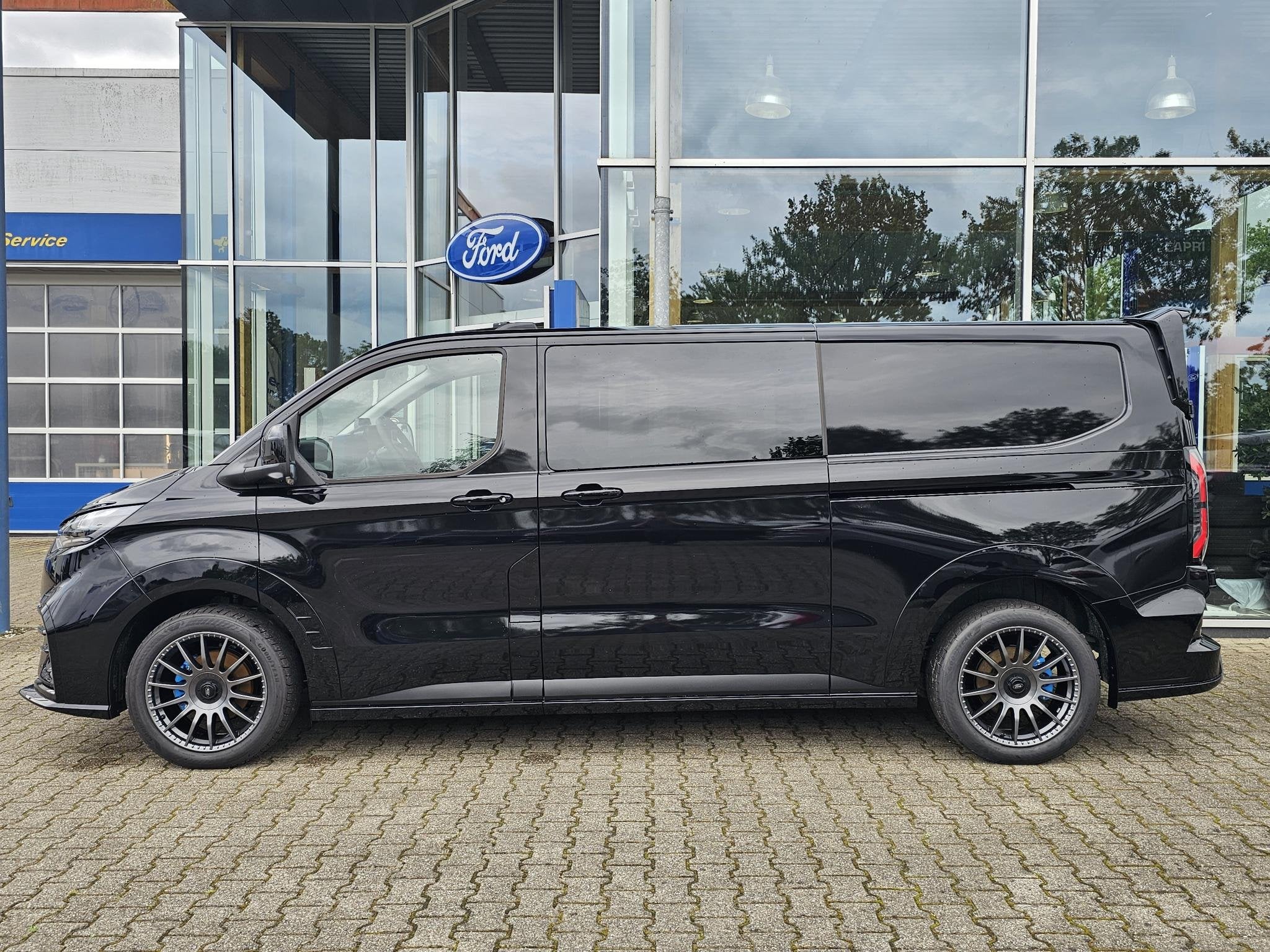 Ford E-Transit Custom 320 L2H1 MS-RT 71 kWh DC 280pk | Ford, Auto's, Automaat, 274 km, Achterwielaandrijving, Gebruikt