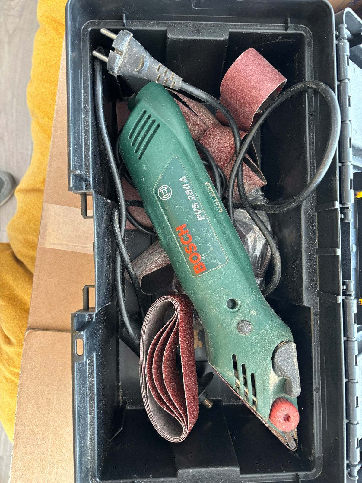 Bosch PVS 280 A Bandschuurmachine met accessoires, Ophalen of Verzenden, Gebruikt, Minder dan 600 watt, Bandschuurmachine