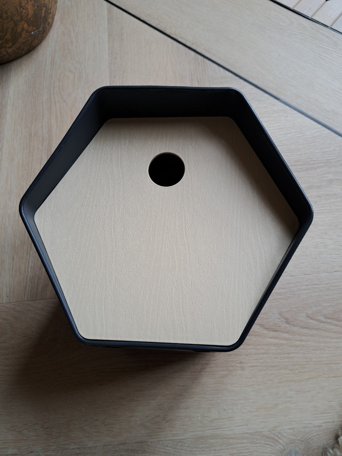 VOGELHUISJE KUNSTOF NIEUW GRIJS/BEIGE, Ophalen of Verzenden, Nieuw