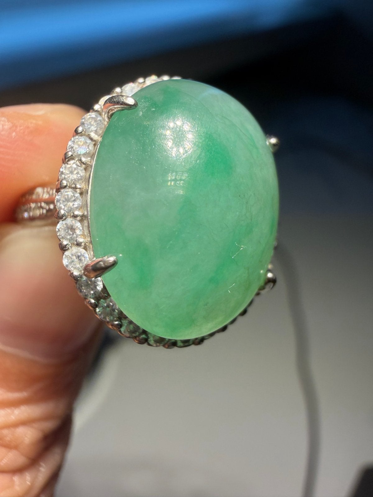 Natuurlijke Jade Bloem Vlieg Groene Ring - Vrije Maat, Overige materialen, Nieuw, Ophalen of Verzenden, 17 tot 18