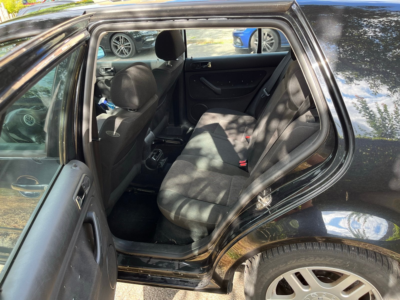 Foto 11 van Volkswagen Golf 2.3 V5 110KW AUT 1999 Zwart