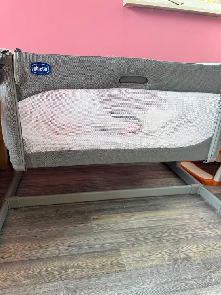 Chico co-sleeper inclusief matras en 2 hoeslakens, Kinderen en Baby's, Babywiegjes en Ledikanten, Ophalen, Zo goed als nieuw, Wieg