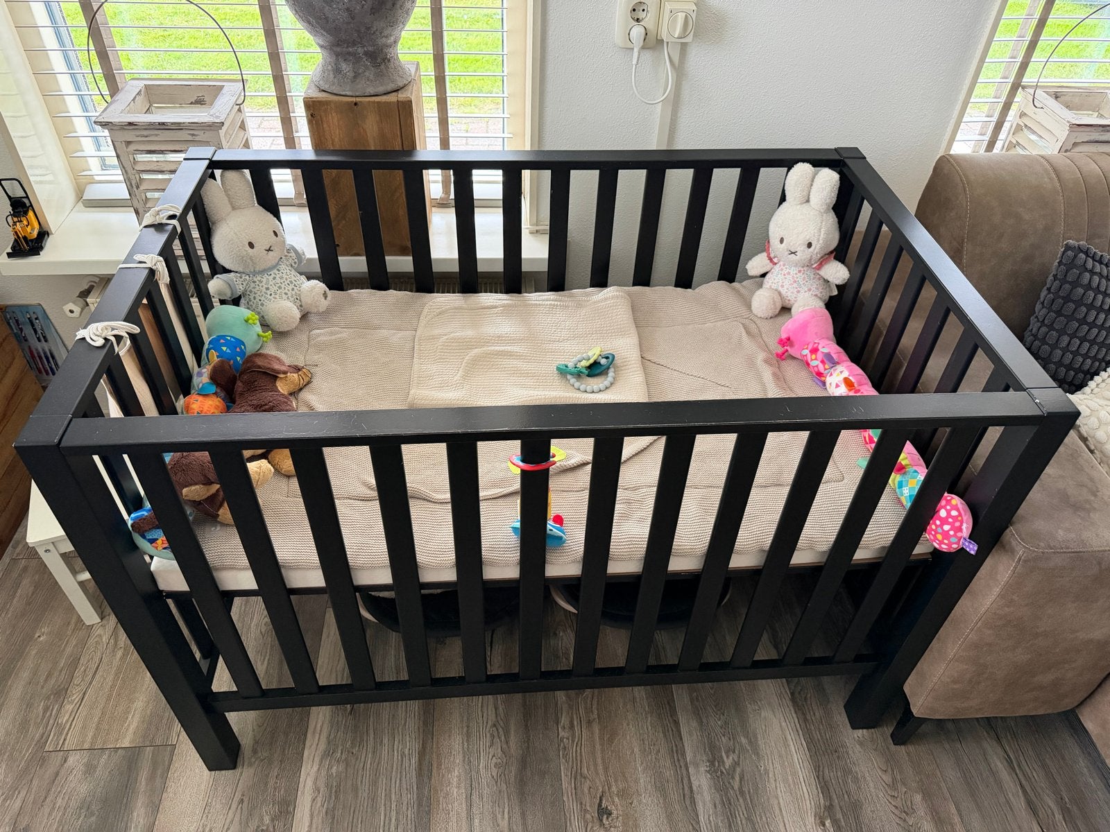 Europe Baby Casper Tweelingbox Zwart met Boxkleed en Matras, Ophalen of Verzenden, Gebruikt, Rechthoekig, Boxkleed
