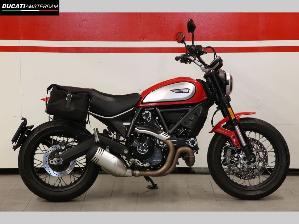 DUCATI DUCATI SCRAMBLER ICON (bj 2022) 9,382 km, DUCATI, 2 cilinders, Motorrijbewijs A, Bedrijf