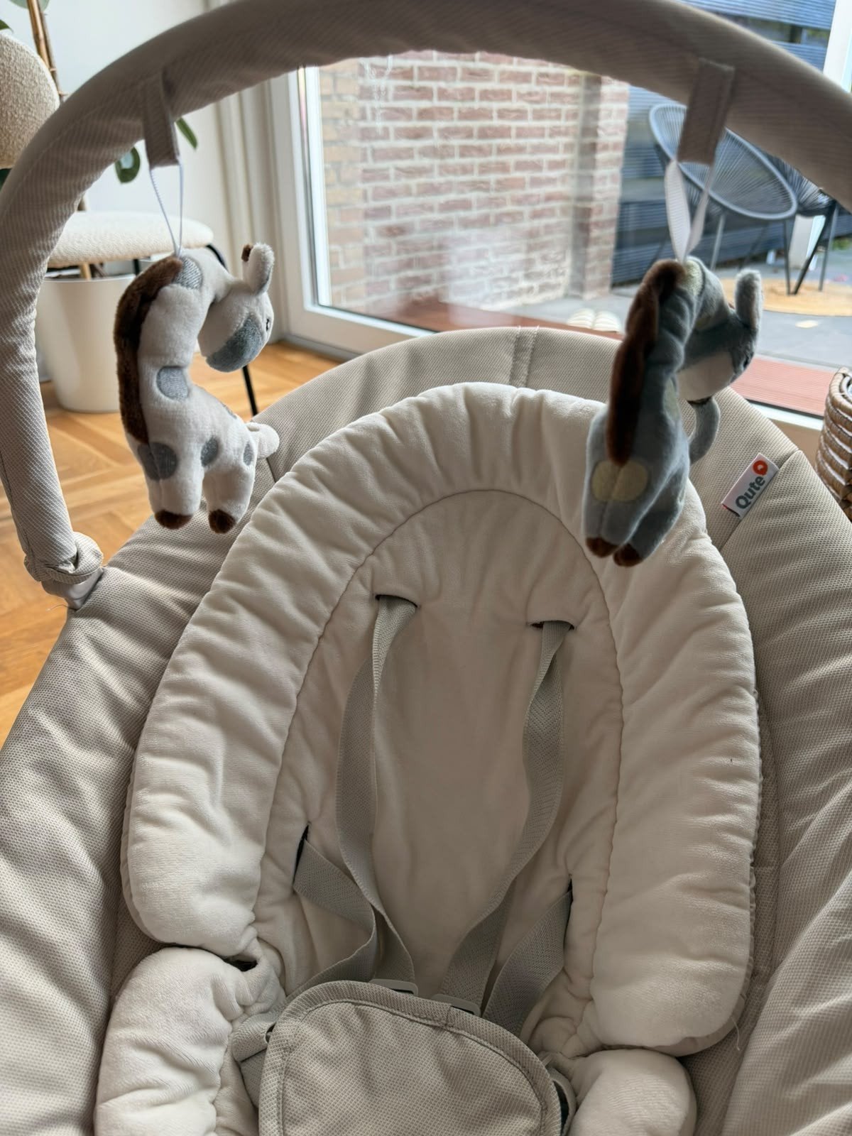 Qute Q-Rocker 2.0 Ivory Wipstoel, Kinderen en Baby's, Wipstoel, Met gordel(s) of riempje(s), Zo goed als nieuw, Ophalen