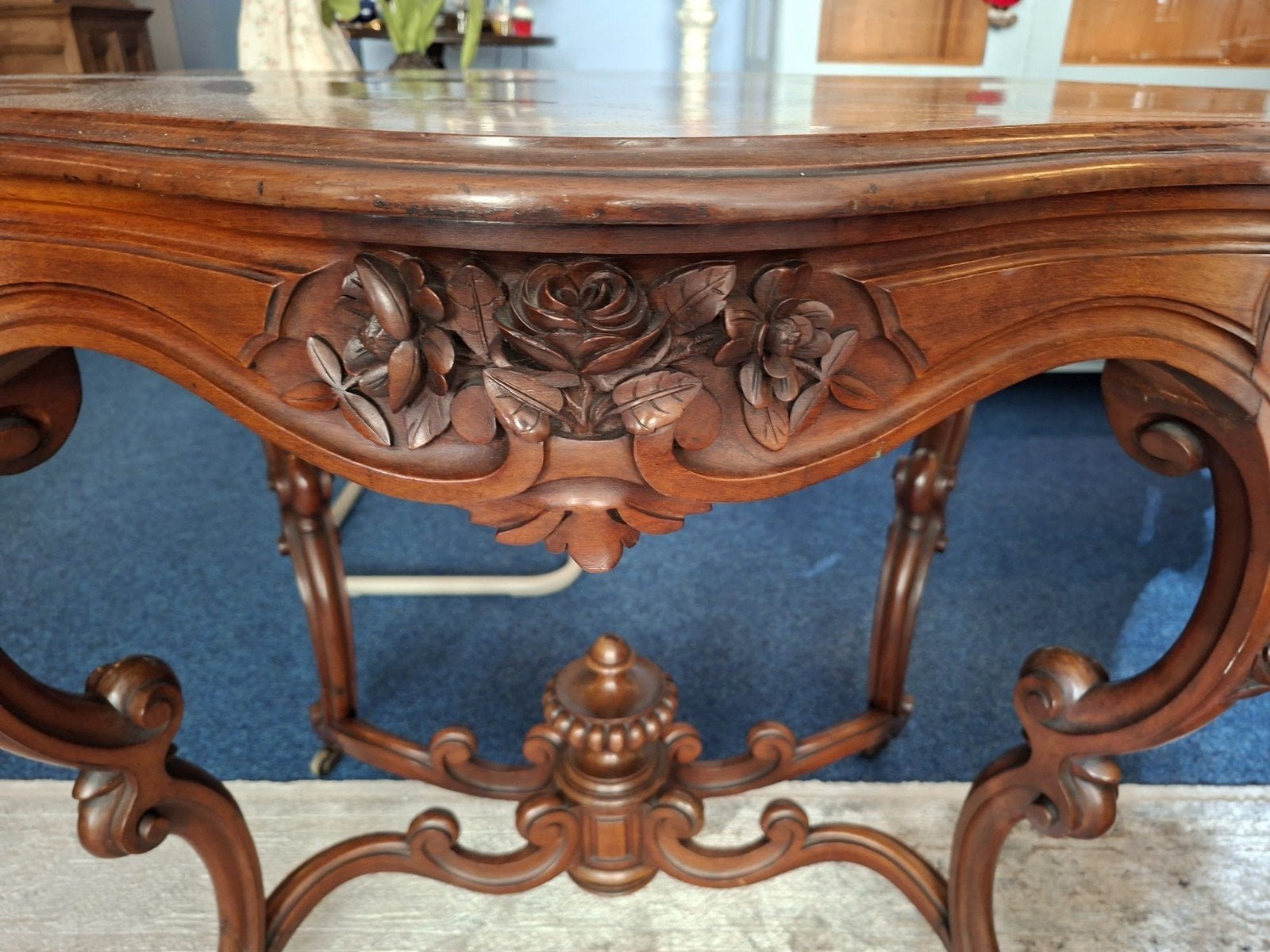 antieke theetafel - hoge salontafel, Ophalen