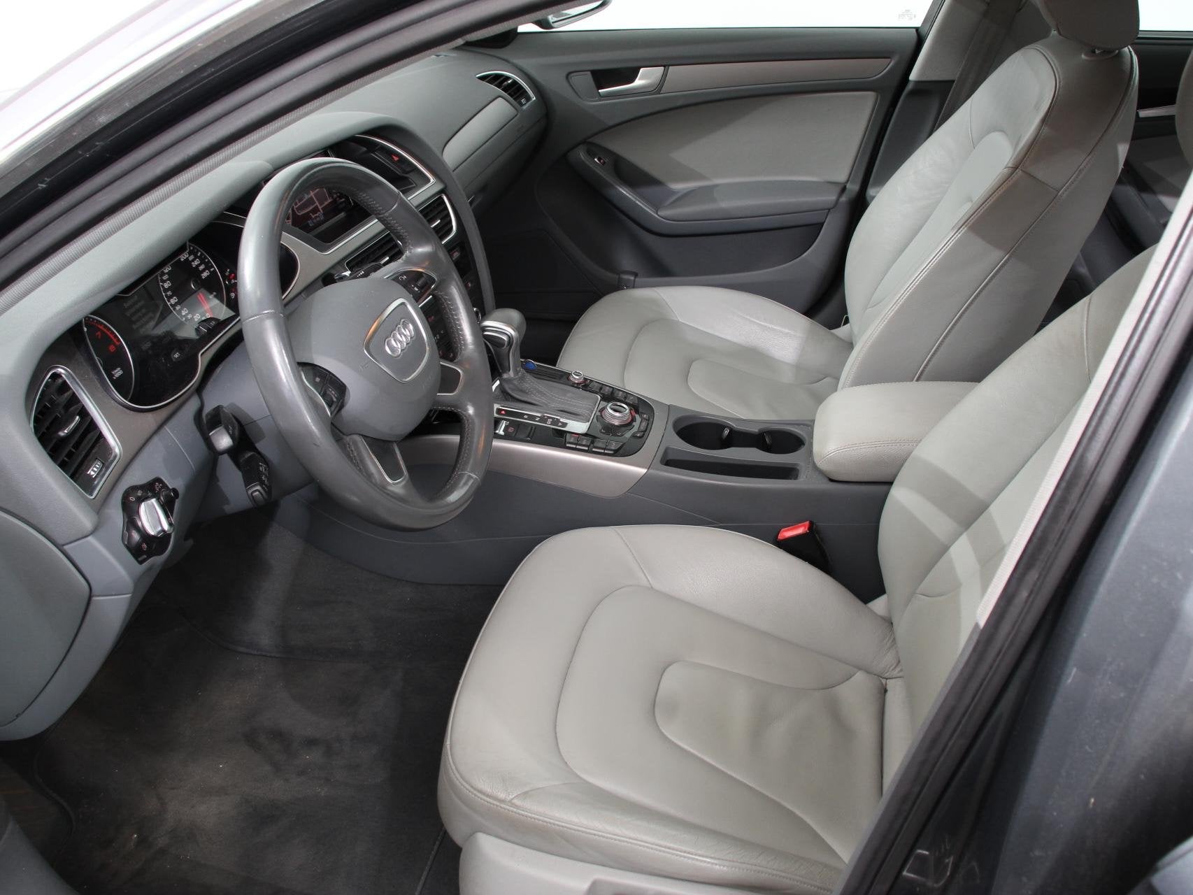 Audi A4 Limousine 1.8 TFSI Automaat Business Edition Navigat, Auto's, Audi, Euro 5, Gebruikt, 4 cilinders, Origineel Nederlands