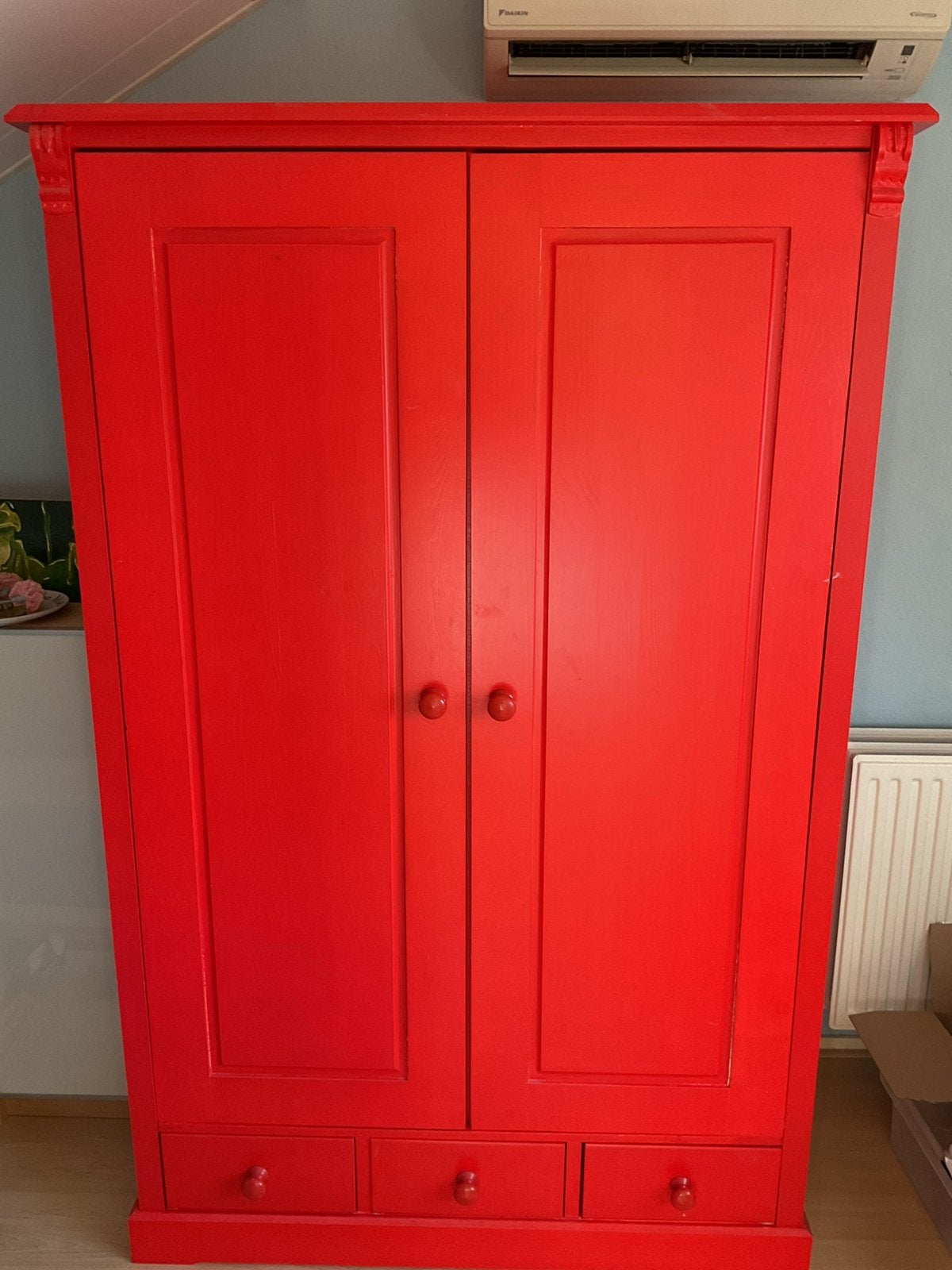 Massief houten kledingkast, Ophalen, Gebruikt, 100 tot 150 cm, Met lade(s)