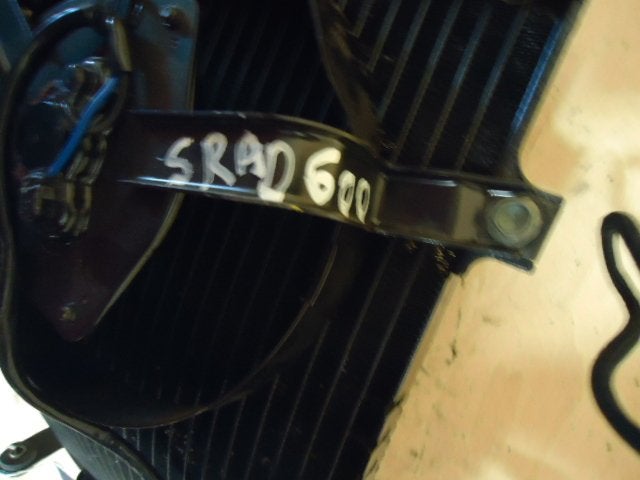 GSXR600 1997 - 2000 Suzuki Radiator D1-20652