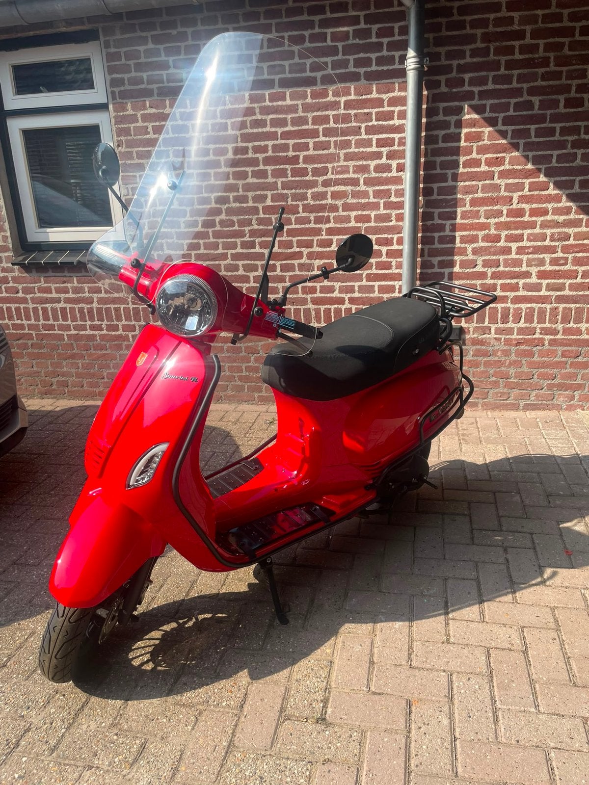 Rode Vespa look-a-like La Souris Scooter - Zo goed als nieuw, Fietsen en Brommers, Ophalen, Zo goed als nieuw, Benzine