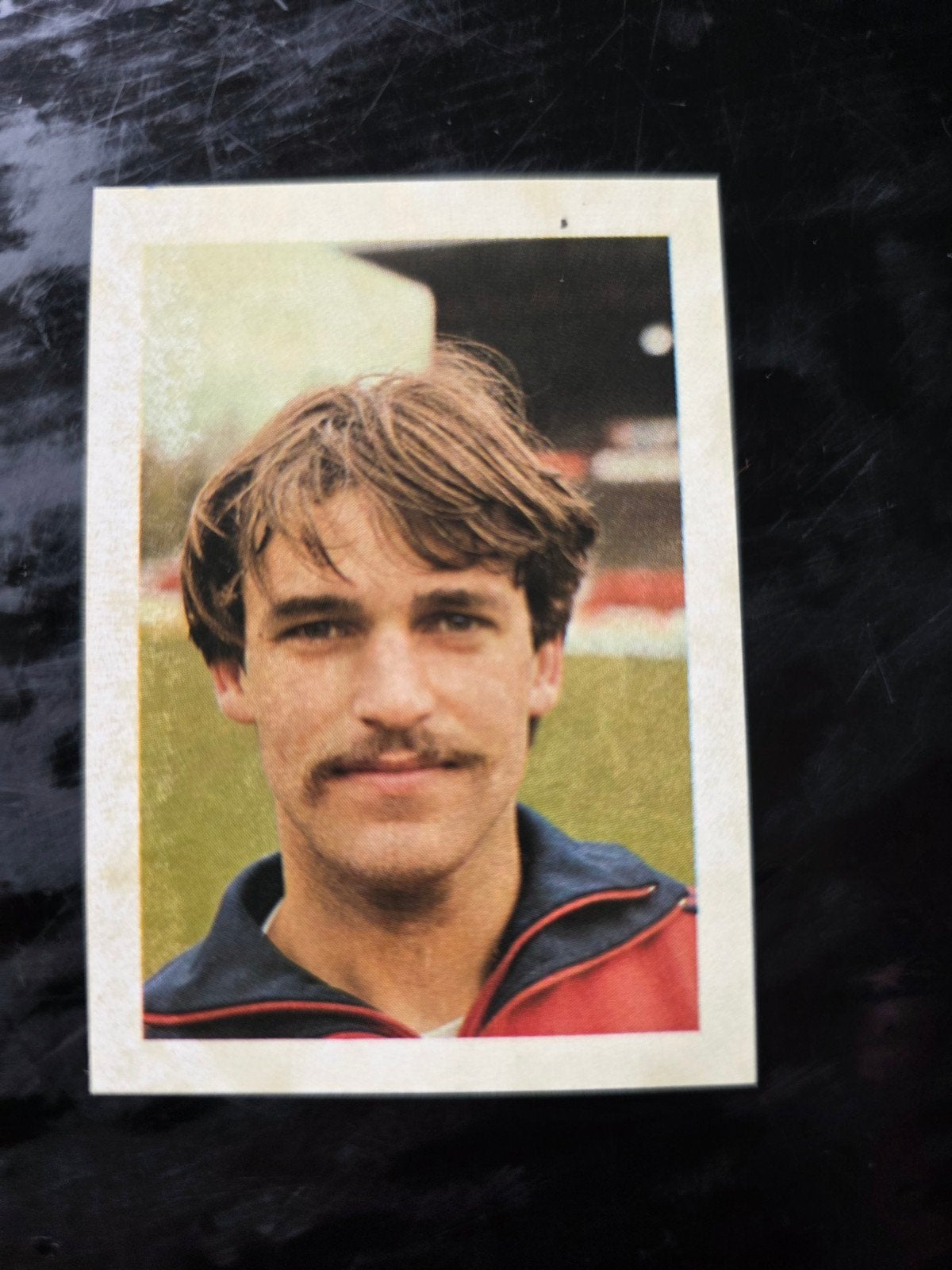 Voetbalplaatje Rene vd Gijp., Eén persoon