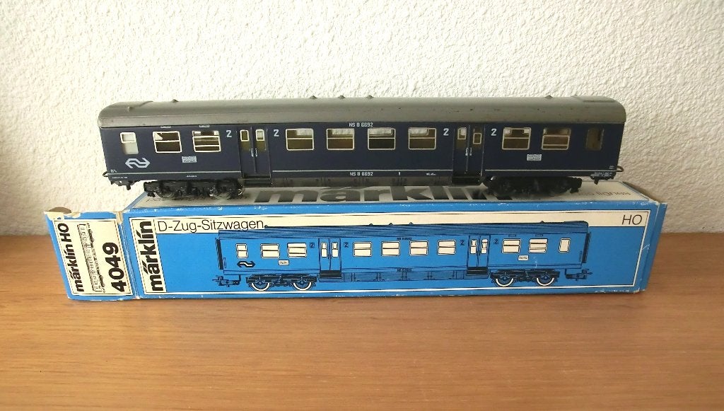 Märklin metalen rijtuig 4049 2e kl van de NS, Wisselstroom, Wagon, Ophalen of Verzenden, Märklin