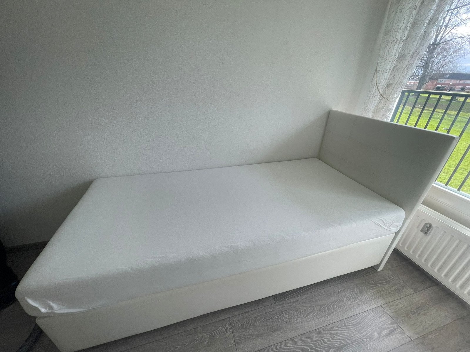 Een persoon bed met opbergruimte en met matras, Ophalen of Verzenden, Zo goed als nieuw, Eenpersoons, 90 cm