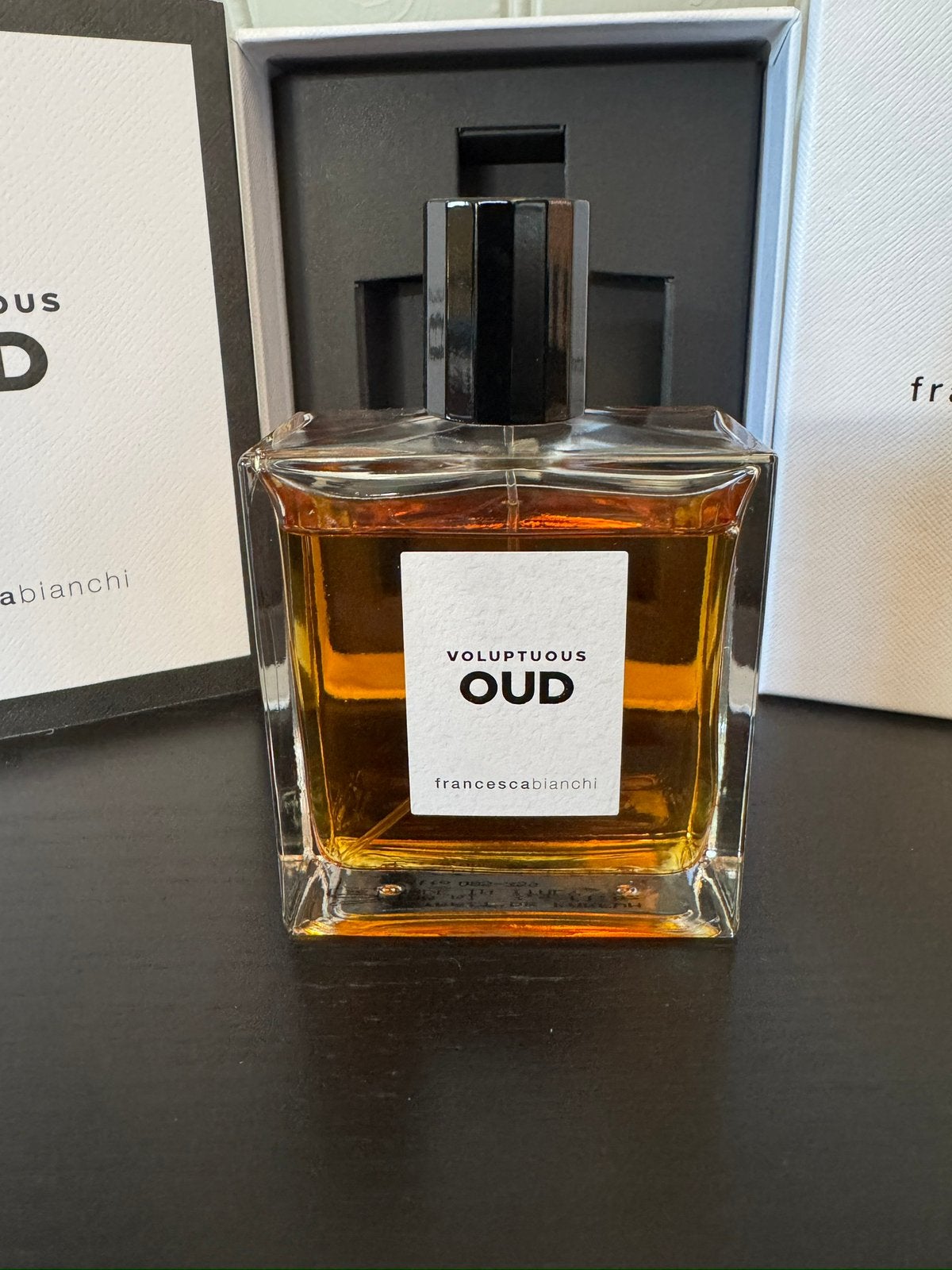 Voluptuous Oud 89/100ml, Francesca Bianchi, Verzamelen, Parfumverzamelingen, Ophalen of Verzenden, Zo goed als nieuw, Parfumfles