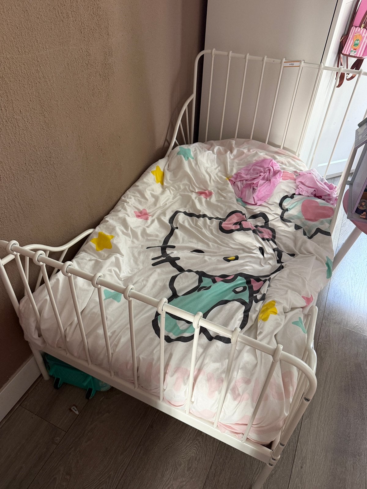Peuterbed uitschuifbaar ikea, Kinderen en Baby's, Kinderkamer | Bedden, 70 tot 85 cm, Zo goed als nieuw, Lattenbodem, 140 tot 160 cm
