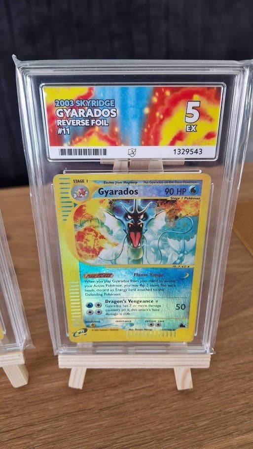 Gyarados 11/144 Reverse Holo Skyridge ACE 5, Ophalen of Verzenden, Zo goed als nieuw, Losse kaart, Foil