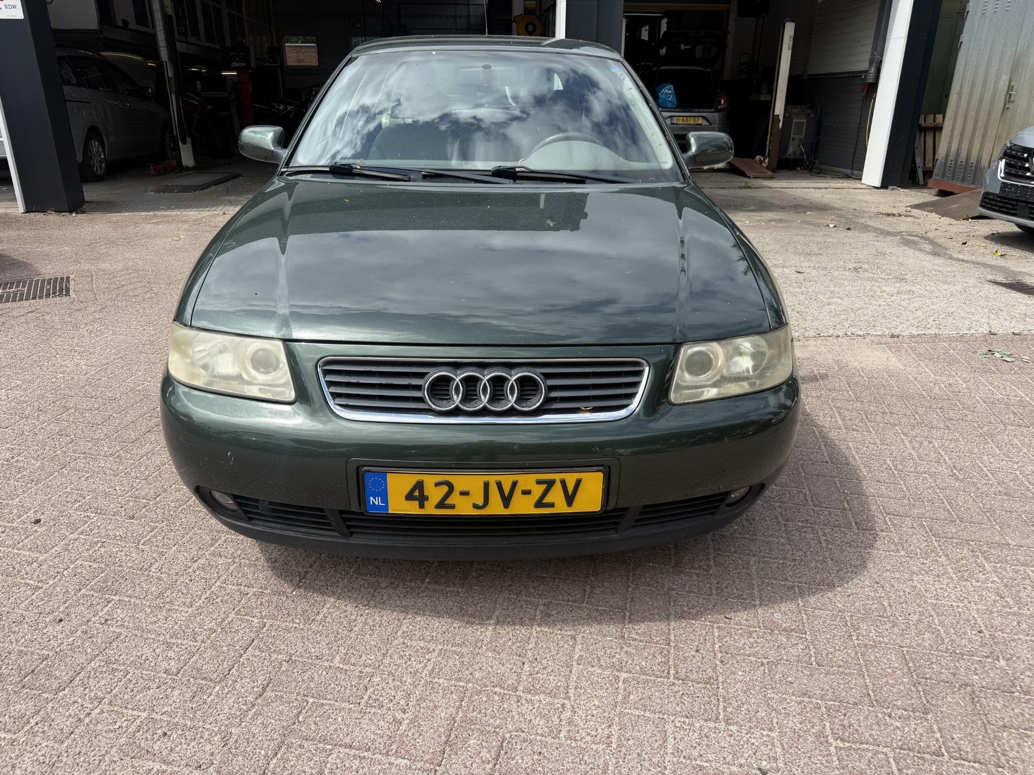 Audi A3 1.8 5V Attraction Automaat!, 1160 kg, Gebruikt, Beige, 4 cilinders