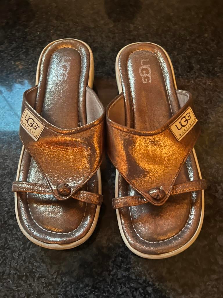 UGG  schoenen, Kinderen en Baby's, Kinderkleding | Schoenen en Sokken, Ophalen of Verzenden, Zo goed als nieuw, Meisje, Overige typen