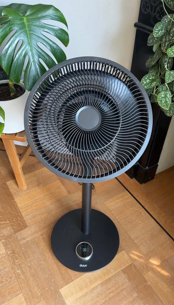 Duux Whisper Flex 1 Zwart - met afstandsbediening en app, Witgoed en Apparatuur, Ventilatoren, Zo goed als nieuw, Statiefventilator