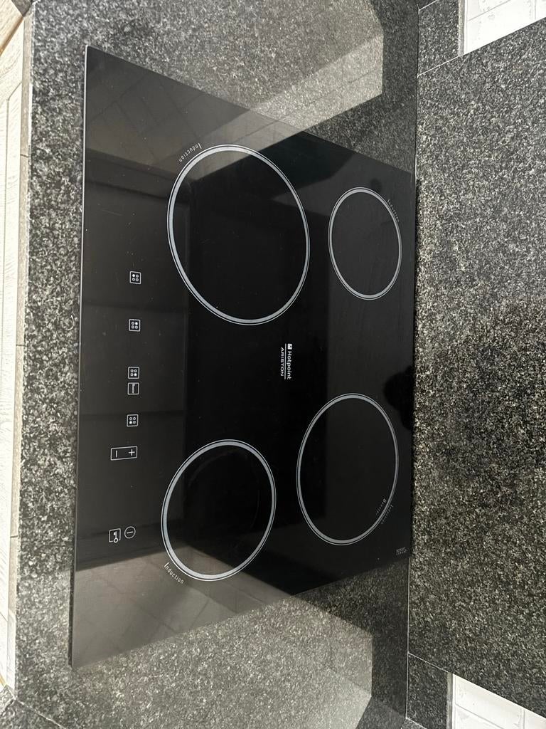 Hotpoint Ariston inductiekookplaat, Ophalen, Gebruikt, 4 kookzones, Inbouw