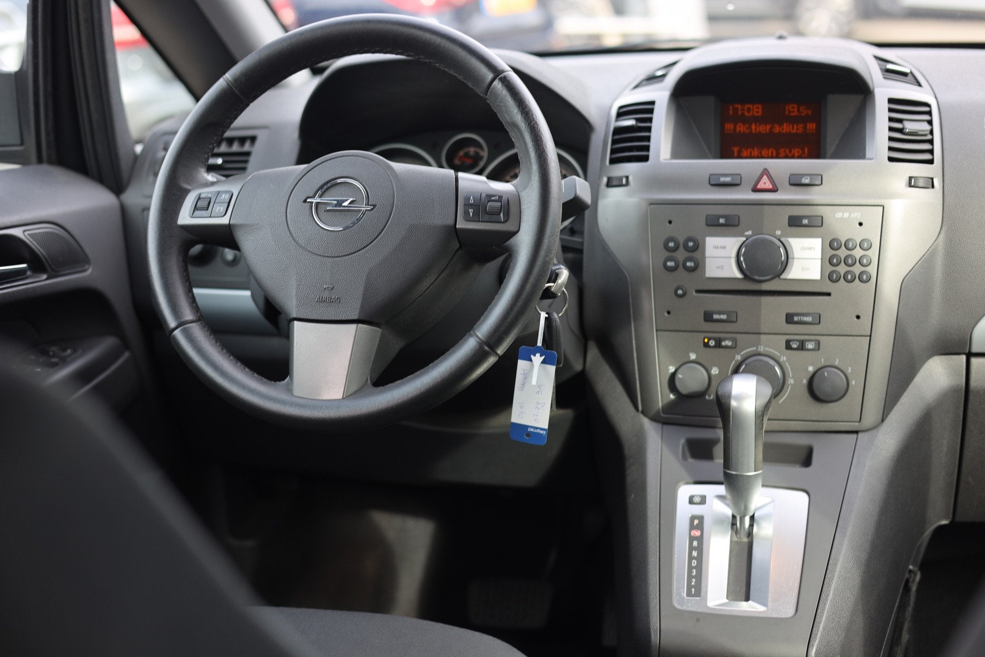 Opel Zafira 2.2 AUTOMAAT | AIRCO | CRUISE | TREKHAAK | 7P, Auto's, Opel, Stof, Gebruikt, Zwart, 4 cilinders