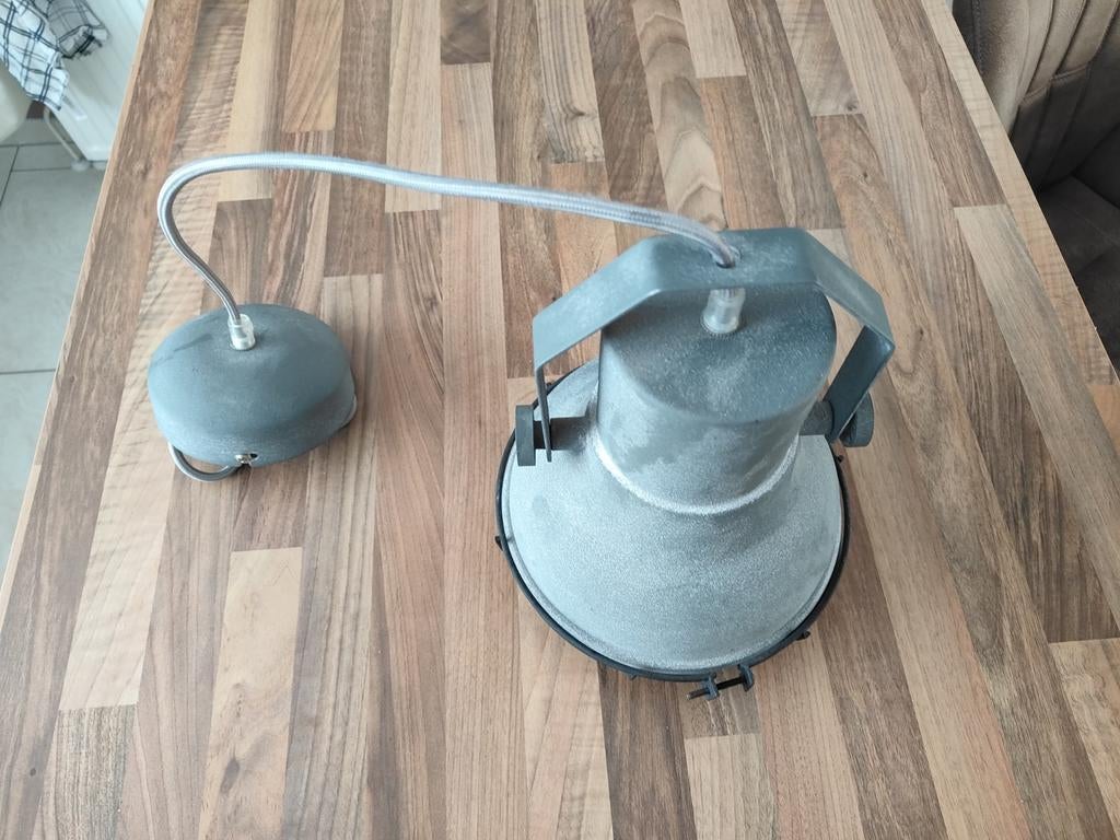 Leen Bakker industriële plafondlamp x2, Huis en Inrichting, Lampen | Vloerlampen, Gebruikt, Ophalen of Verzenden, Minder dan 100 cm