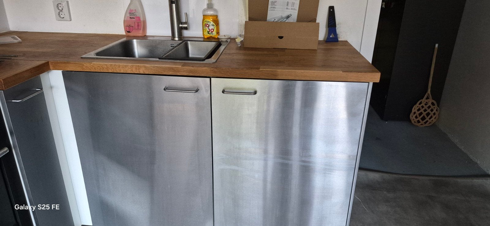 Gratis keukenblok rvs met houten blad en wasbak, Ophalen, Gebruikt, Wit, Enkelwandige keuken