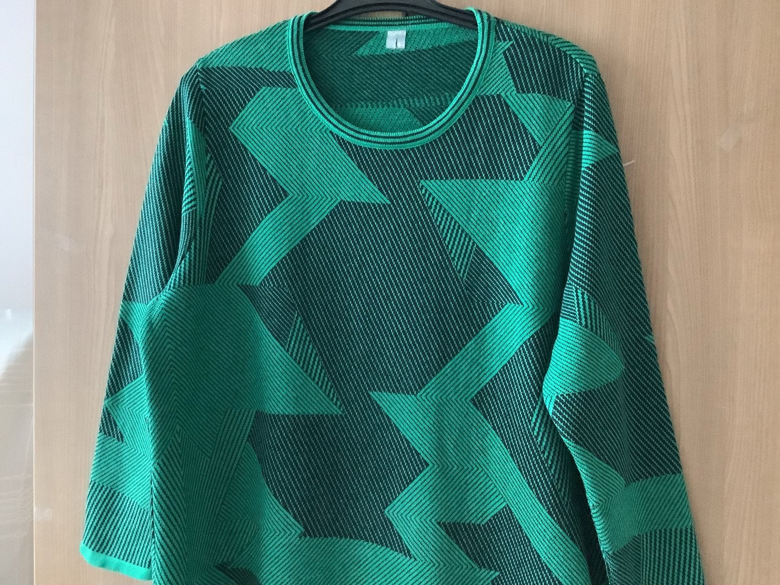 Groene trui met geometrisch patroon. mt 52, Kleding | Dames, Verzenden, Nieuw, Groen, Trui of Vest