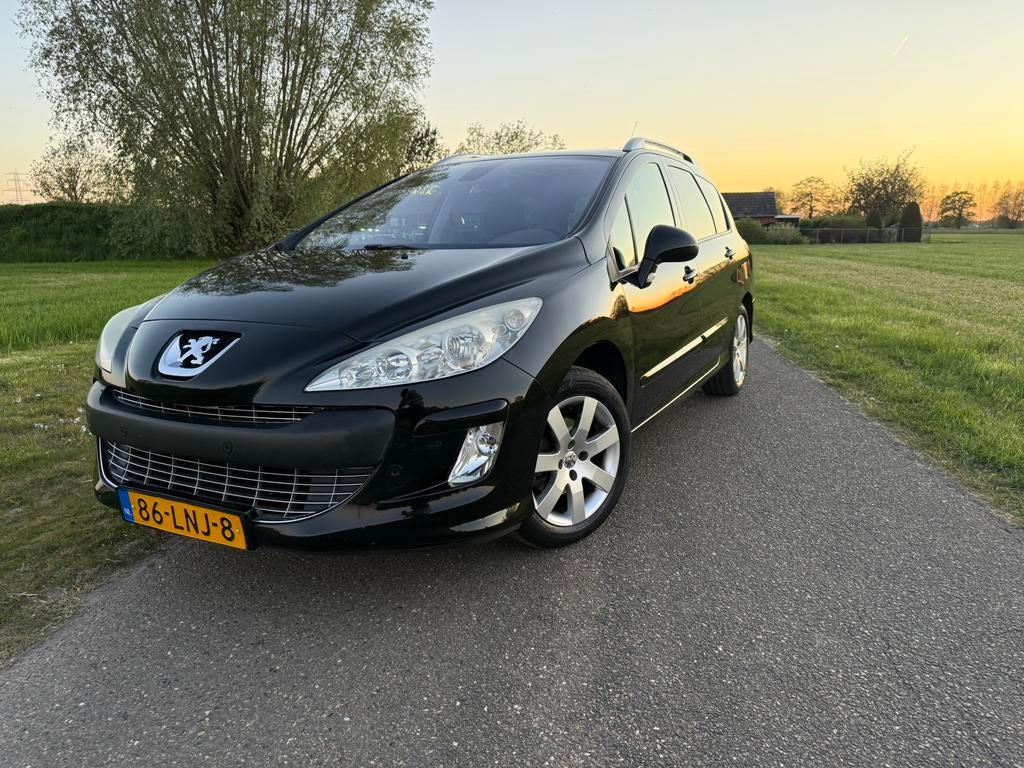 Peugeot 308 sw  1.6 VTI 16V SW 7P 2010 Zwart nw apk pano!!, 15 km/l, 4 cilinders, 7 stoelen, Origineel Nederlands