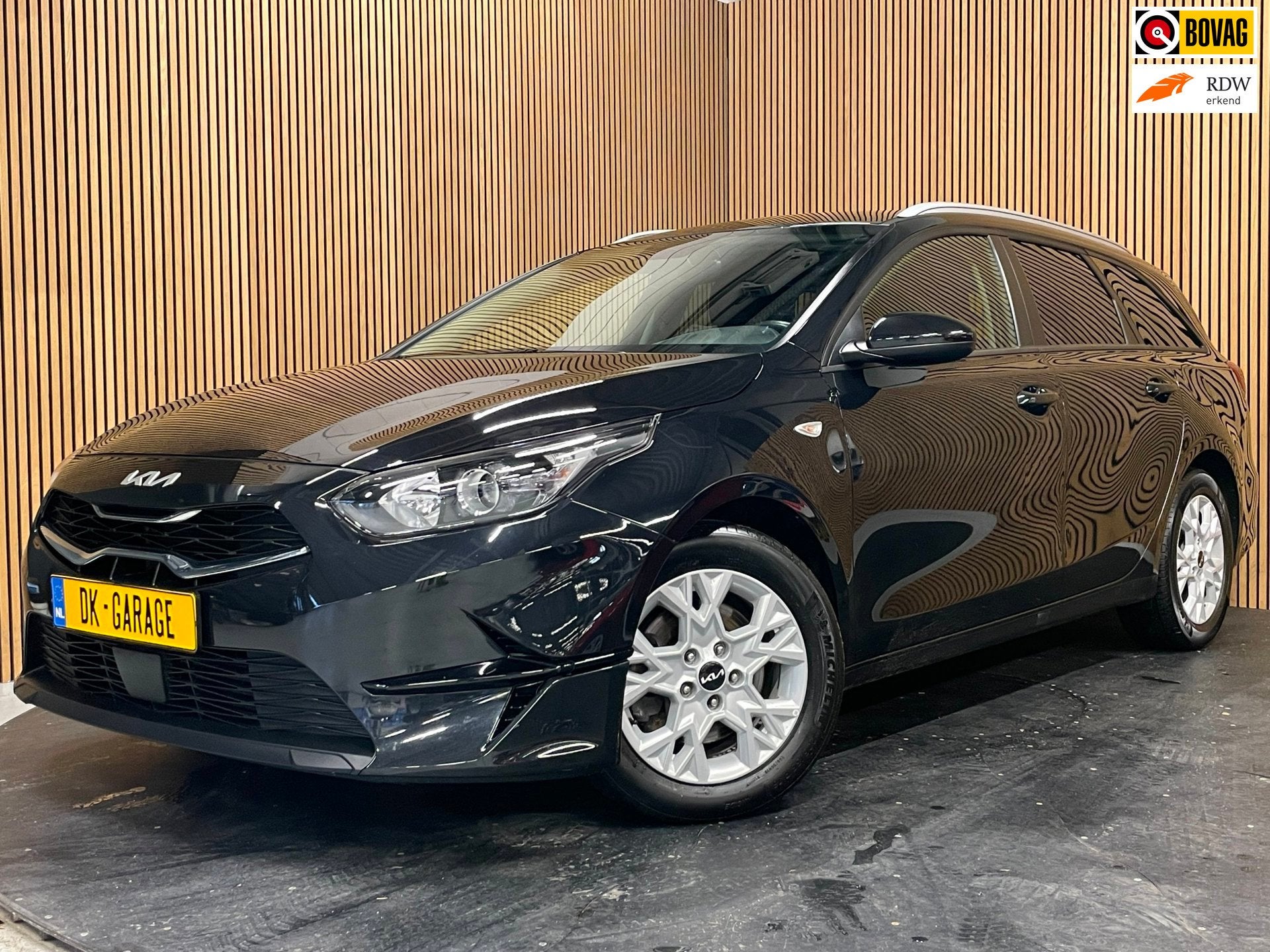 Kia Ceed Sportswagon 1.0 T-GDi DynamicLine|APPLE CARPLAY, AN, Voorwielaandrijving, Dealer onderhouden, Gebruikt, Zwart
