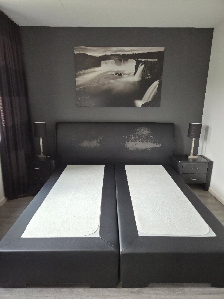 Boxspring 2 x 90 x 200cm, Ophalen, Gebruikt, Zwart, Tweepersoons
