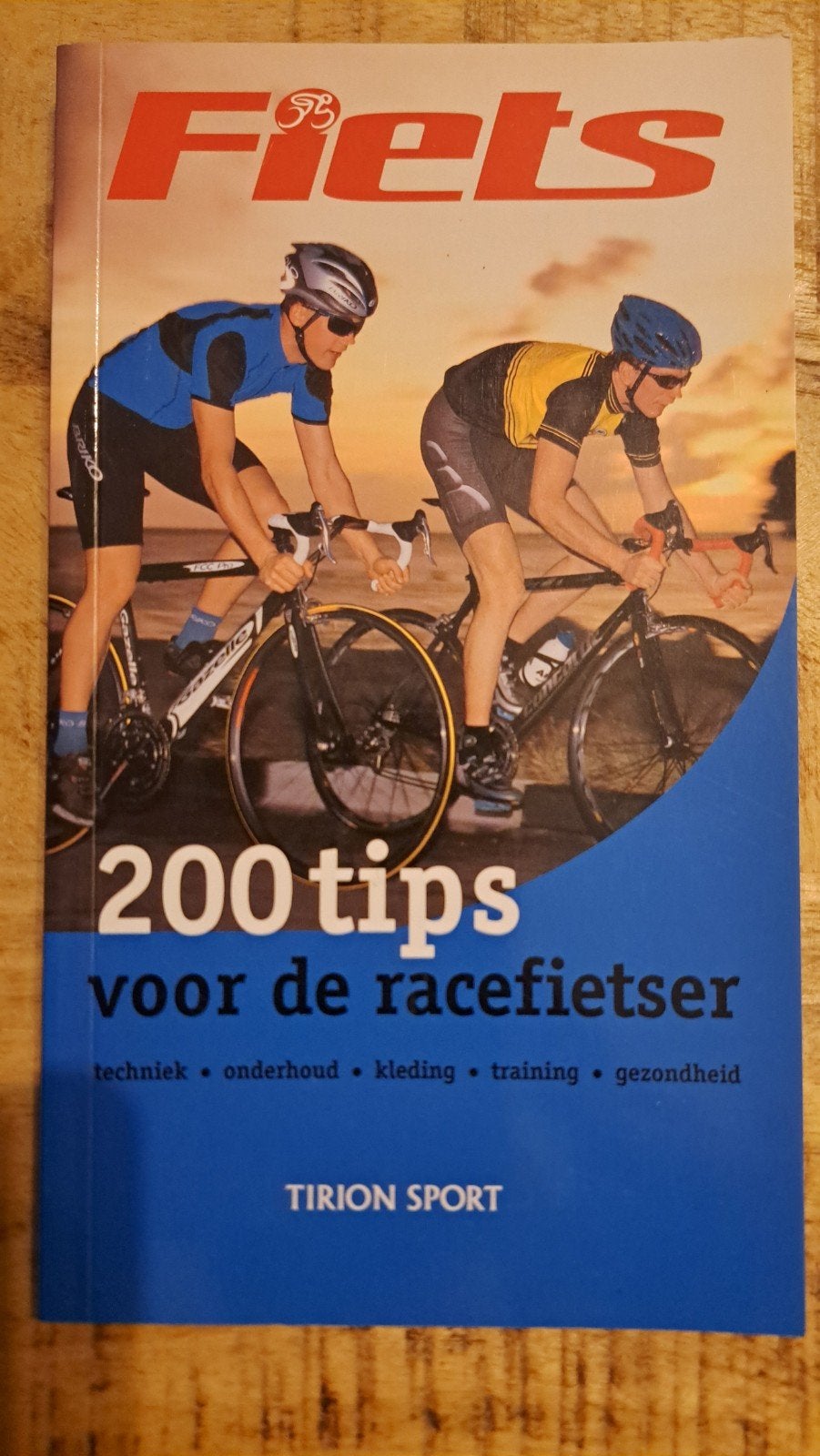 200 tips voor de racefietser - Fiets magazine, Ophalen of Verzenden, Zo goed als nieuw, Fiets (magazine), Lopen en Fietsen