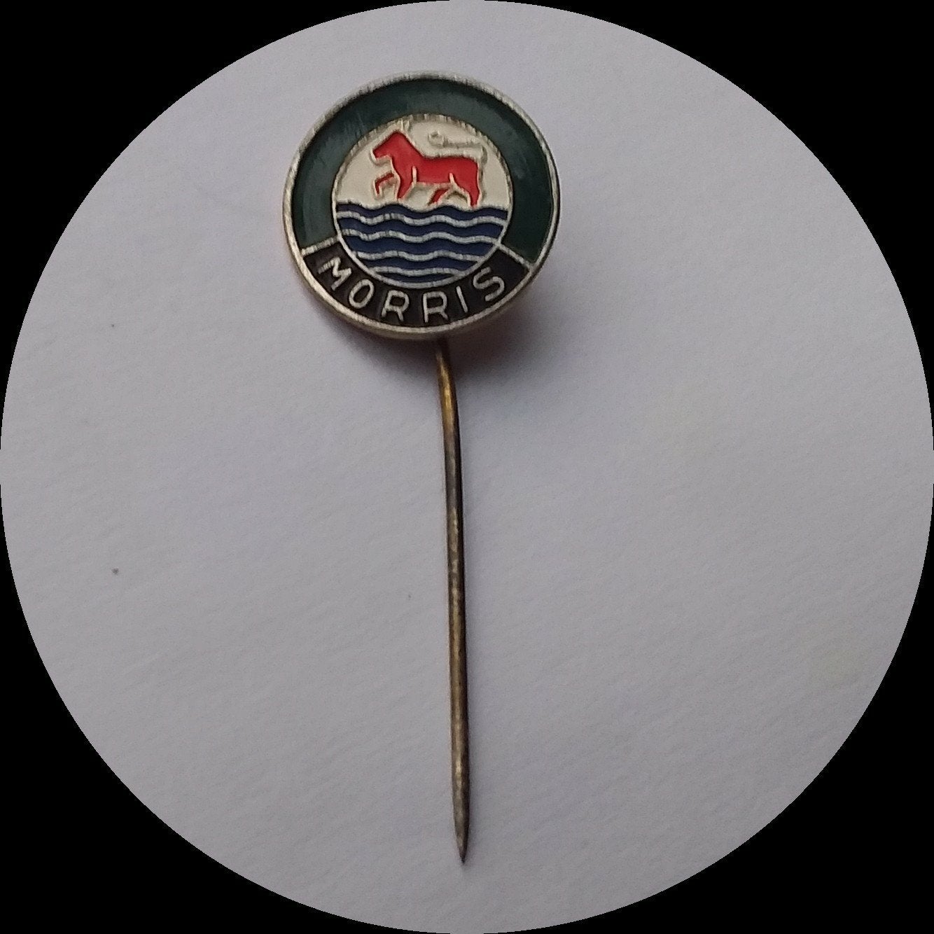 MORRIS speldje, Verzamelen, Speldjes, Pins en Buttons, Ophalen of Verzenden, Zo goed als nieuw, Transport, Speldje of Pin