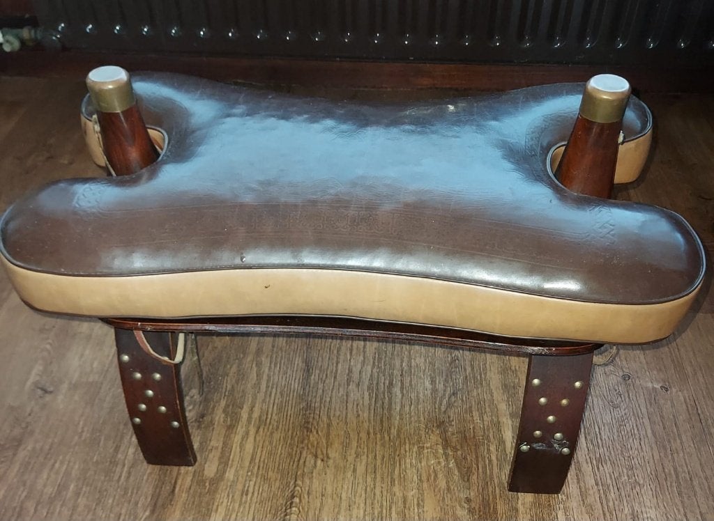 Vintage Kamelenzadel of voeten bankje Jaren 70 Nieuwstaat, Huis en Inrichting, Banken | Voetenbanken en Poefen, Minder dan 50 cm