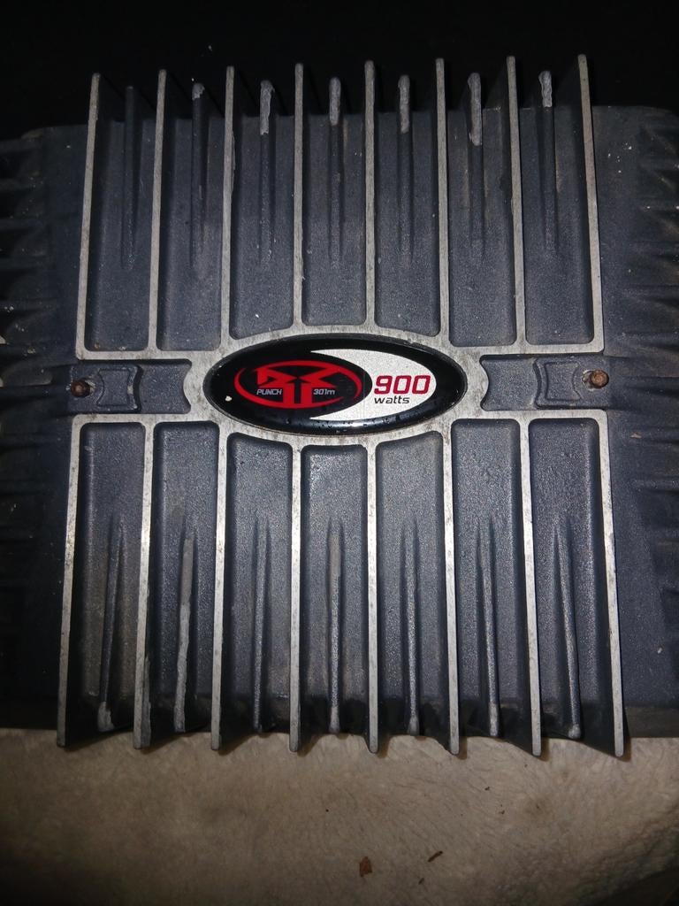 Rockford versterker 900w en bas box rockford 800w, Auto diversen, Autospeakers, Ophalen of Verzenden, Gebruikt