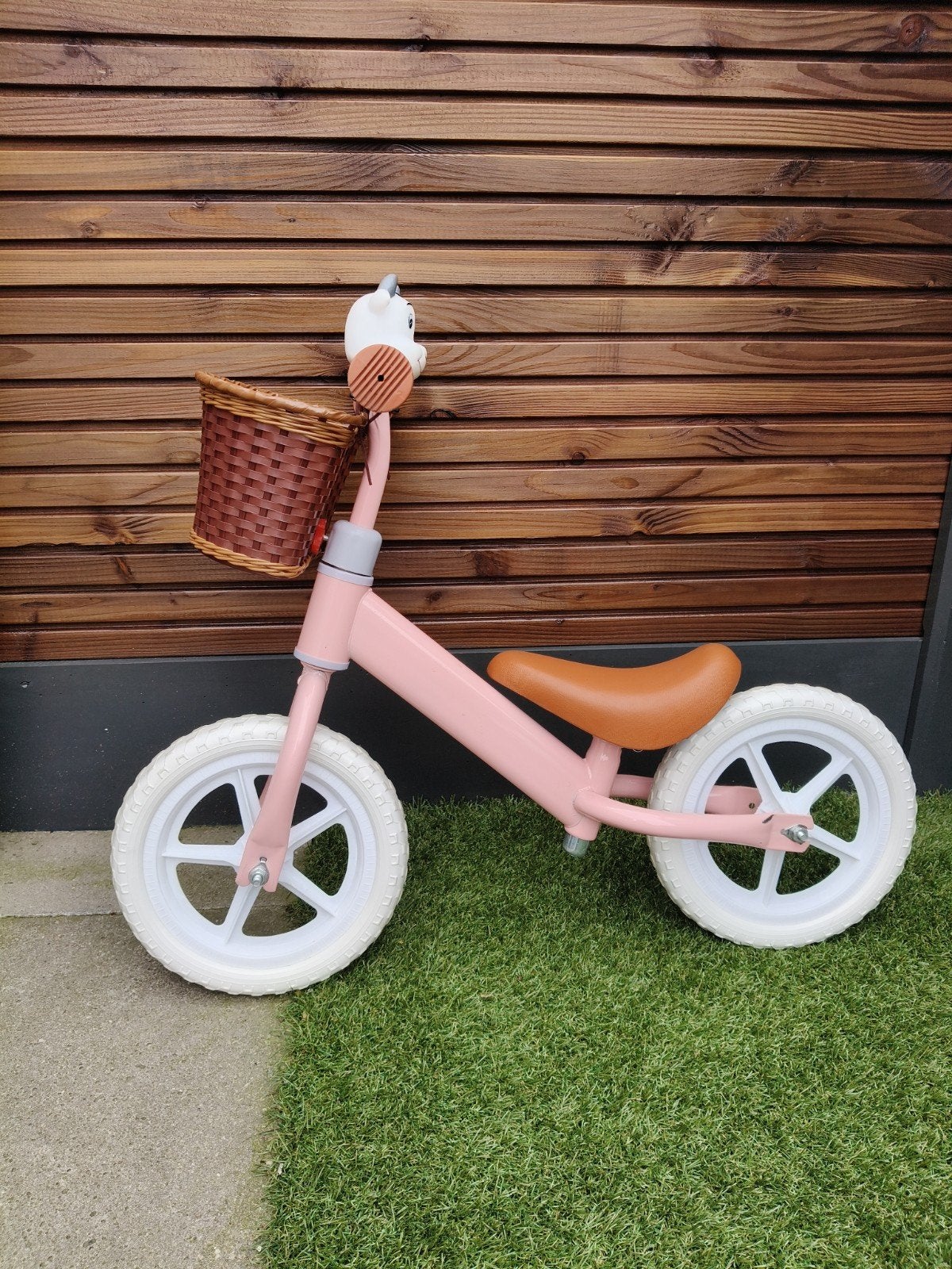 Roze loopfiets met mandje en koeienbel, Ophalen, Gebruikt, Loopfiets