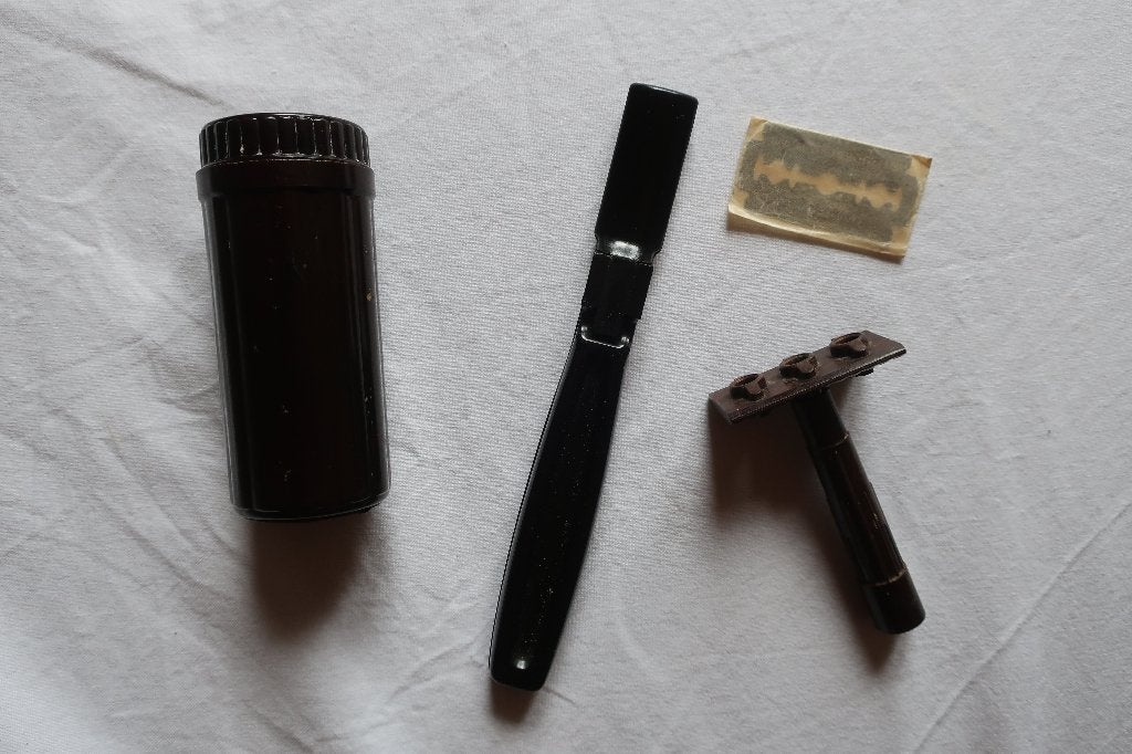 3X BAKELIETEN  SCHEER ITEMS - SCHEERMES - KRABBER - HOUDER, Ophalen of Verzenden, Gebruikt