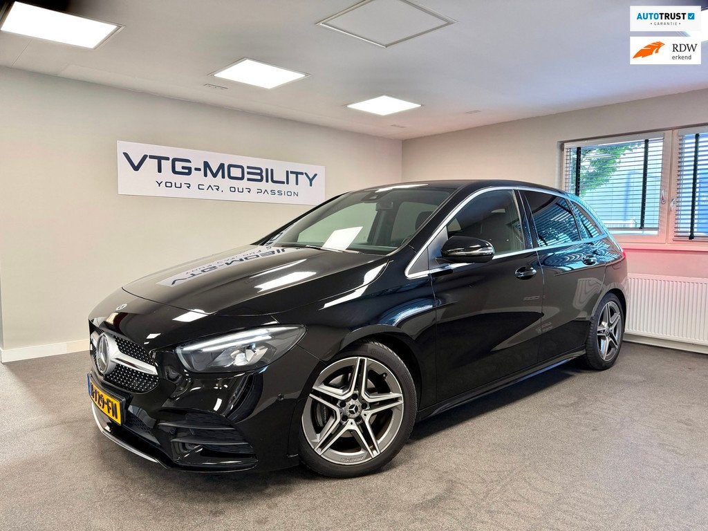 Mercedes-Benz B-klasse 180 BS AMG Line Automaat|CarPlay|Came, Auto's, Mercedes-Benz, 136 pk, Gebruikt, 4 cilinders, 700 kg