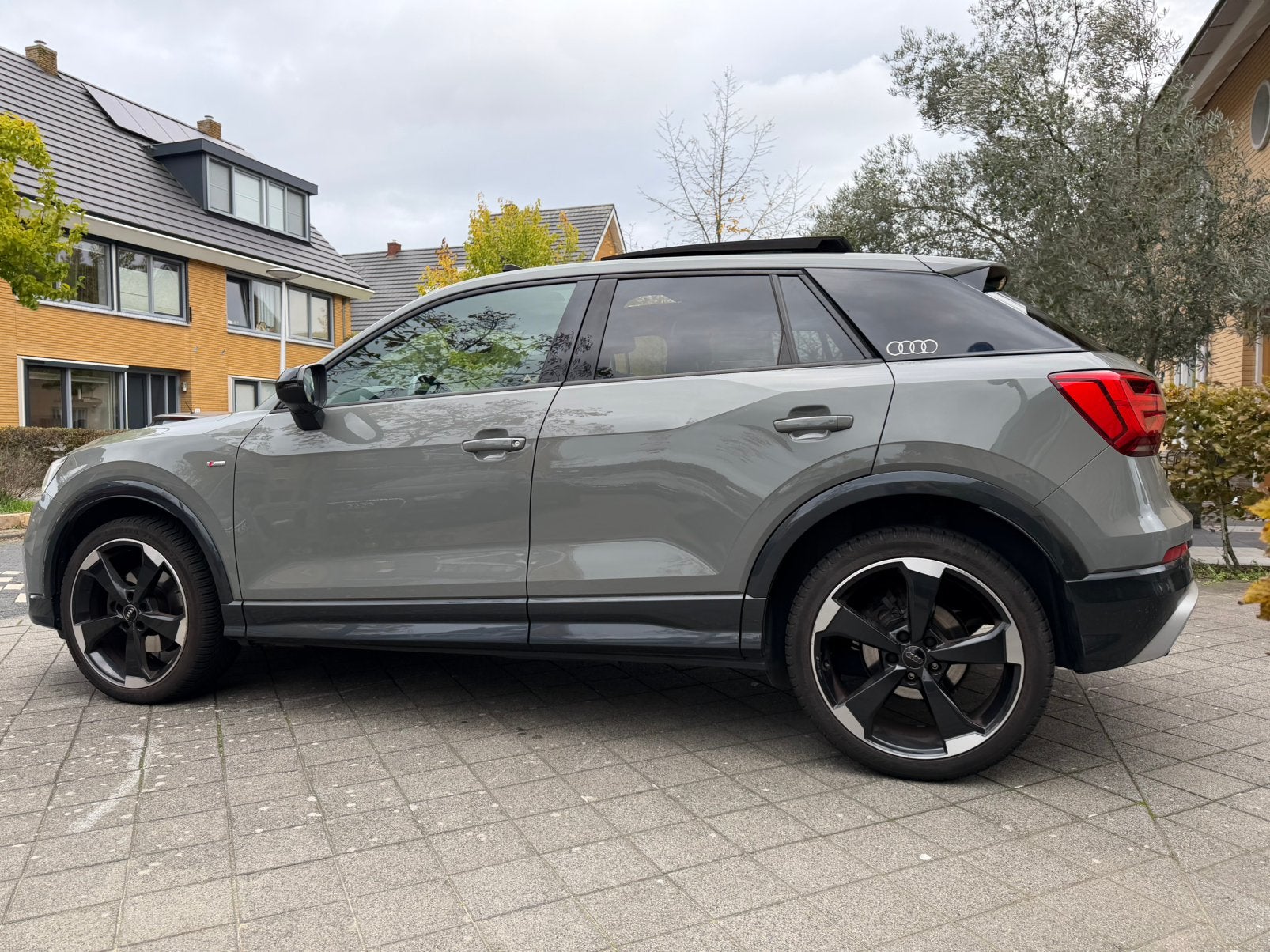 Audi Q2 S-Line NARDO GREY PANORAMADAK, 1395 cc, Particulier, 1500 kg, 66 €/maand