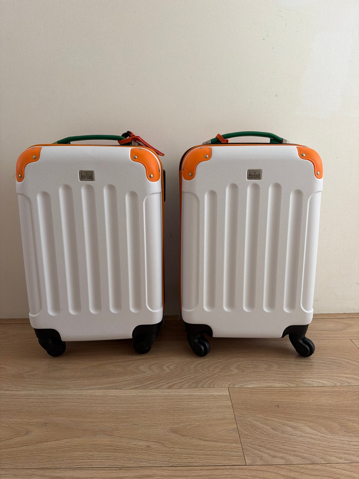 Set van 2 Postcode Loterij kofferjes - Handbagage, Gebruikt, Hard kunststof, Minder dan 50 cm, Ophalen of Verzenden