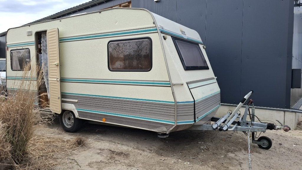 caravan te koop € 2500,00, Caravans en Kamperen, Caravans, Particulier, tot en met 4, 750 - 1000 kg, Rondzit, T.E.C., Omvormbare zithoek