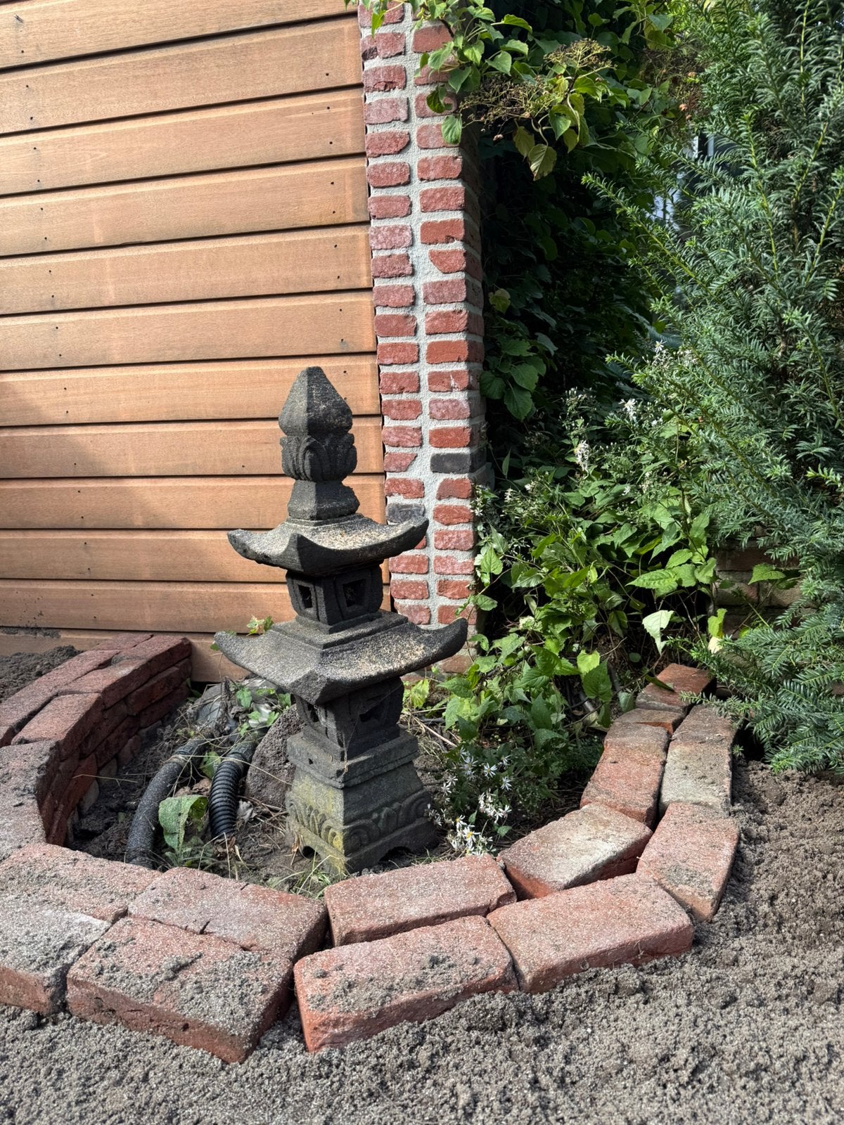 Japanse pagode 100 cm uit Java – stenen tuinlantaarn, Tuin en Terras, Ophalen, Gebruikt, Beton, Waterornament