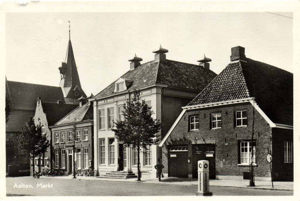 Aalten, Markt - 1956? gelopen, Ophalen of Verzenden, 1940 tot 1960, Gelopen, Gelderland